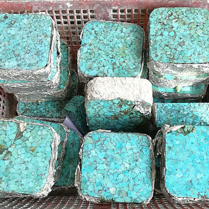 Piedras preciosas naturales crudas azules turquesas, piedras rugosas para la fabricación de joyas, venta al por mayor - Product Image 1