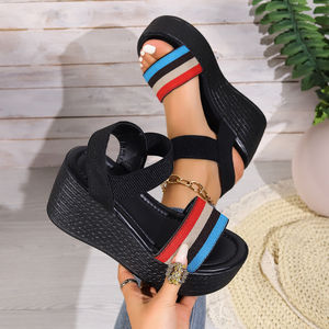 Nouvelles sandales compensées pour femmes 2025 à semelle épaisse, style européen et américain, grandes tailles, couleur unie, pour l'extérieur - Product Image 1