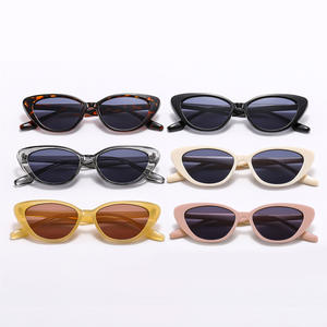 Nouvelles lunettes de soleil œil de chat noires pour femmes, protection UV400, monture PC, style visage fin, tendance mode - Product Image 2