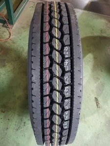 Pneus pleins pour camions lourds 155/70R13 Neufs Bias Doublecoin - Product Image 6