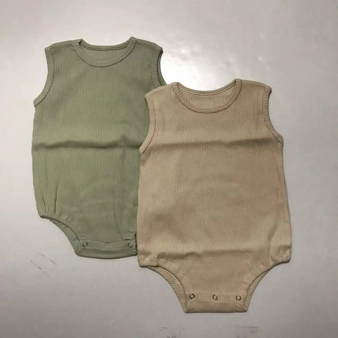 Rompi Katun Bergaris Bayi, Romper Tanpa Lengan Warna Solid dengan Cuci Gudang