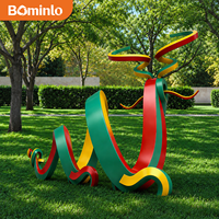 Sculpture moderne en acier inoxydable, dragon abstrait, ruban rouge, jaune, vert, décoration de jardin extérieur, sculpture en acier inoxydable