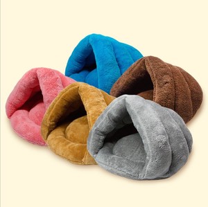 Cama para Mascotas de Tamaño Pequeño, Estilo Moderno, Sólida, Cálida para Invierno, Cómoda y Suave, Tipo Yurta, Cerrada, con Colchoneta, Disponible en Stock, Bolsa de Dormir para Gatos - Product Image 1