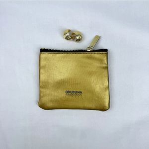 Sac cosmétique en cuir métallisé tendance avec fermeture éclair grande taille, fabriqué en Chine, avec logo brillant personnalisable - Product Image 4