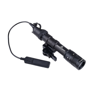 ไฟฉายยุทธวิธี Surefire 1000 ลูเมน LED พร้อมสวิตช์กดระยะไกลสำหรับการมองเห็นในเวลากลางคืน - Product Image 4