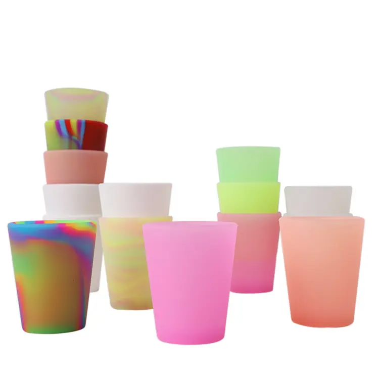 Eco-friendly Custom logo BPA-Free Unbreakable Freezable Heat Resistant Party silicone rubber shot glass