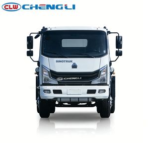 รถบรรทุกน้ำมันเชื้อเพลิง Sinotruk HOWO 4 ลูกบาศก์เมตร ถังคู่ สำหรับบรรทุกน้ำมันดีเซลและเบนซิน เพื่อการขนส่งและเติมน้ำมัน - Product Image 4