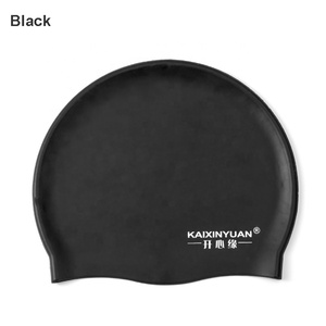 قبعة سباحة سيليكون متعددة الألوان مناسبة للطعام بدون خياطة مع شعار مخصص، توصيل سريع وخدمة دروبشيبينغ - Product Image 2