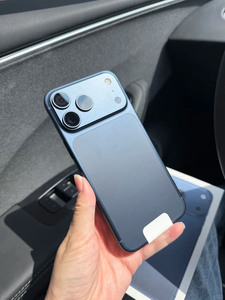 El Nuevo Teléfono Inteligente 17 Pro Max Deep Blue 5G es un Teléfono con Cámara de Alta Resolución con IA y un Teléfono de Trabajo de Alto Rendimiento - Product Image 1