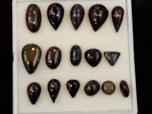 Vente en gros d'opale noire naturelle pierres semi-précieuses en vrac coupe ovale et coussin pour la fabrication de bijoux - Product Image 4