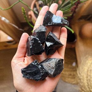 Piedras de Obsidiana Negra Natural al por Mayor, Cristales de Obsidiana en Bruto para Decoración del Hogar, Fabricación de Joyas y Colección de Minerales - Product Image 1