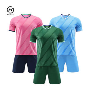 Camiseta de fútbol de Color verde, uniformes de fútbol, pantalones cortos personalizados, manga de secado rápido, camisetas de fútbol para equipo, nuevo diseño de <span class=keywords><strong>2023</strong></span> - Product Image 1