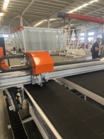 Machine de découpe de verre CNC entièrement automatique avec table de chargement, d'inclinaison et de brisage pour la production de verre flotté et de miroirs