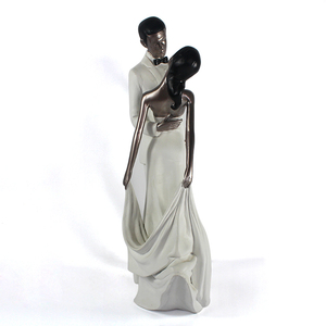 Figurines de mariage personnalisées comme souvenirs et décorations intérieures Ornement dansant Figurines de fabricant de figurines personnalisées Cadeau en résine - Product Image 5