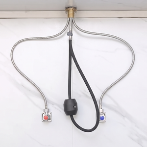 Grifo de Cocina Flexible con Rociador en Cascada, Acero Inoxidable 304, Acabado Dorado Cepillado, Mezclador de Agua Fría y Caliente CC295-GBG - Product Image 2