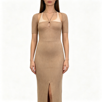 Robe en maille côtelée rose fendue à manches courtes pour femme, qualité supérieure, sur mesure OEM & ODM, vente en gros - Ashley Madi