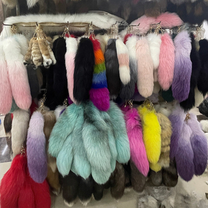 LLavero de cola de zorro <span class=keywords><strong>Real</strong></span> de 40cm de gran tamaño al por mayor llavero de cola de zorro esponjosa Natural de diseño encantador llavero de cola de piel de zorro - Product Image 1
