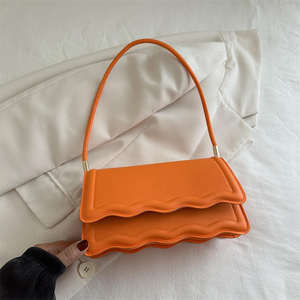 Nouveau sac à main en cuir PU de couleur unie, grand format, pour femme, avec bord ondulé, style selle, à porter en bandoulière - Product Image 5