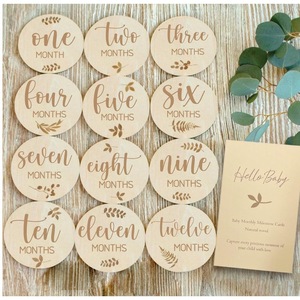 Vente en gros de cadeaux souvenirs personnalisés pour une douche de bébé Ensemble de disques de cartes en bois pour nouveau-né Hello World Cartes d'étape mensuelles <span class=keywords><strong>Allemand</strong></span> - Product Image 6