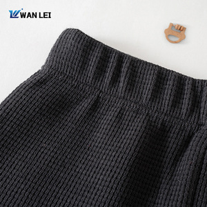 Shorts bébé personnalisés OEM à motif dessin animé, en tissu gaufré respirant, culottes décontractées pour tout-petits, vêtements d'été pour nourrissons en gros - Product Image 5