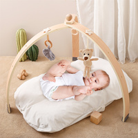 Gymnase d'activités Montessori en bois pour bébé - Cadre pliable fait main avec jouets à suspendre pour les nouveau-nés de 2 à 15 mois