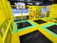 Lit de trampoline commercial de petite taille, aire de jeux intérieure souple pour enfants, ensemble de jeux pour enfants personnalisé avec échelle pour le plaisir en famille