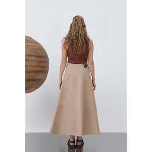 กระโปรงยาวทรงเอวสูงสำหรับผู้หญิง สีเบจ แต่งลายเสือดาว รุ่น 32136ETK - Product Image 4