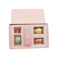 Emballage cadeau en carton écologique rose de qualité supérieure, matériaux recyclés pour le support de crème pour les yeux et les éponges de maquillage, gaufrage, laminage mat, marque