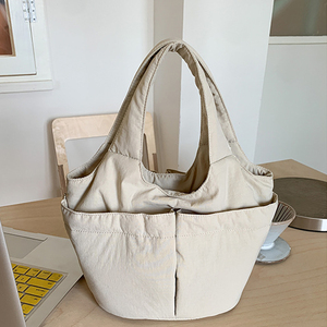 Sac nuage personnalisé pour femmes, vente en gros, cadeau pour elle, sac fourre-tout rose matelassé, léger, sac fourre-tout de sport matelassé - Product Image 3