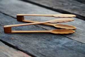 Pinces en bois artisanales pour la cuisine, le service, la grillade et la manipulation des aliments en cuisine, fabriquées en bois naturel durable pour la cuisine quotidienne - Product Image 5