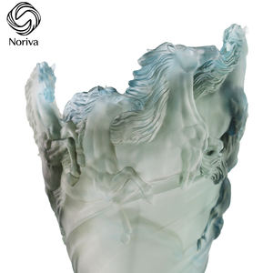 Vaso in Vetro Cristallo Liuli Craft Fengming con Stampa Animale in Rilievo Intagliato, Articolo da Collezione <span class=keywords><strong>di</strong></span> Arte Mediorientale alla Moda - Product Image 5