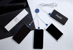 Câble de recharge 3 en 1 avec logo personnalisé, pour cadeaux d'affaires - Product Image 4