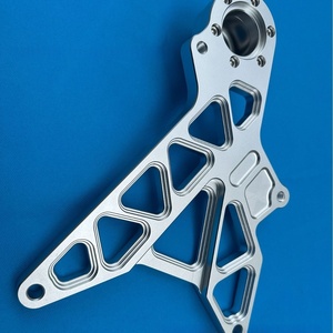 อะไหล่รถจักรยานยนต์ขายส่ง สวิงอาร์มอะลูมิเนียมอัลลอยด์สำหรับรถจักรยานยนต์ เหมาะสำหรับ Click125 CLICK150 Vario125 150  ดัดแปลงสวิงอาร์ม - Product Image 3