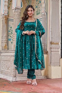 ชุดเดรส Anarkali ขายดีที่สุดสำหรับผู้หญิง ออกแบบสำหรับงาน Diwali งานแต่งงาน และงานปาร์ตี้ มีจำหน่ายในราคาส่งออก - Product Image 6