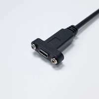 Câble USB industriel A vers Type C à montage sur panneau, double fixation par vis, extension USB-C femelle à bride, personnalisable en usine