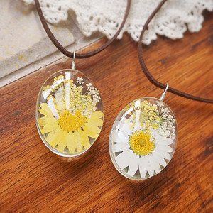 Nuovi gioielli retrò double sided eternal flower yellow white daisy <span class=keywords><strong>collana</strong></span> con ciondolo fiore essiccato per le donne - Product Image 4