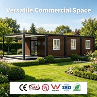 Maisonnette amovible en bois chaleureux avec moustiquaires et accès sans escalier pour personnes âgées, idéale pour jardin