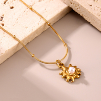 G4779 Collier Pendentif Tendance Grande Perle Coquillage en Acier Inoxydable Plaqué Or 18K, Colliers Fleur de Soleil pour Femme, Vente en Gros