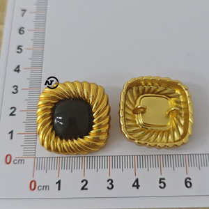 Cổ Điển Ưa Thích Mang Nhãn Hiệu Màu Đỏ Tươi Vuông Bông Tai Cổ Điển Vàng Đen Phụ Kiện Tự Làm Châu Âu Phong Cách May Trims Cho Tops - Product Image 5