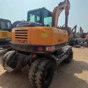 Pelleteuse à roues d'occasion japonaise Xinyuan Xy75W 7t, à vendre - Product Image 2