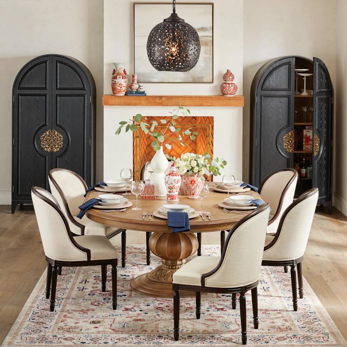 Modern  fabric chair  with solid wood four Legs for dinning chair