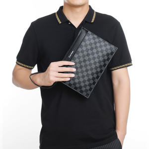 メンズ 大容量 カジュアル クラッチバッグ 古典的チェック柄 エンベロープ型 ジッパー開閉 おしゃれなPUレザーとポリエステル裏地 - Product Image 3