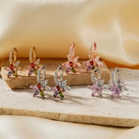 Pendientes de Clip con Base de Latón y Cobre Premium ACME, con Circonita Cúbica Brillante en Forma de Flor, en Tono Dorado, Oro Rosa y Plateado, Accesorios para Mujer