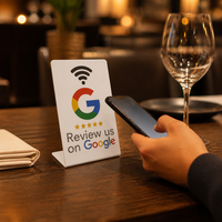 Carte NFC personnalisée en PVC mat blanc et noir avec puce NTAG213, étanche, pour contrôle d'accès et avis sur les réseaux sociaux