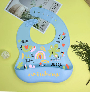 Bavoir pour bébé imprimé personnalisé de haute qualité CHINFAI pour fille et garçon, bavoir jetable en papier pour bébé pour <span class=keywords><strong>restaurant</strong></span> - Product Image 1