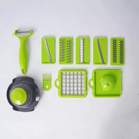 Multifunctionele 16-in-1 handmatige plastic ABS groentesnijder mandoline, aardappelrasp, saladehakker, keukenhulpmiddel