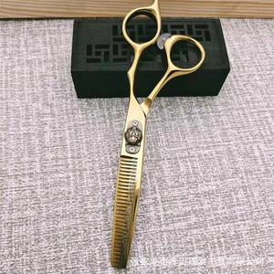 Ciseaux de coiffure professionnels dorés de 6 pouces en acier inoxydable 440C pour droitiers, personnalisables, pour usage esthétique - Product Image 4