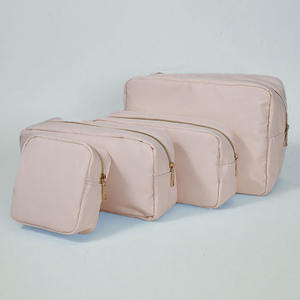 Sac cosmétique en nylon rayé personnalisable avec fermeture éclair, grande capacité, style féminin, imperméable, écologique, couleurs vives, quatre compartiments - Product Image 3