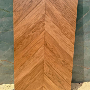 Plancher en bois d'ingénierie multicouche EN717-1 en chêne blanc européen teinté, qualité ABC, ignifuge, à joint chevron, pour chambre à coucher - Product Image 2