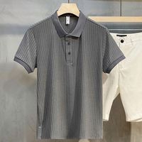 Chemises polo pour hommes de haute qualité à manches courtes, séchage rapide, imprimés rayés avec décoration boutonnée, tissu polyester de qualité pour hommes